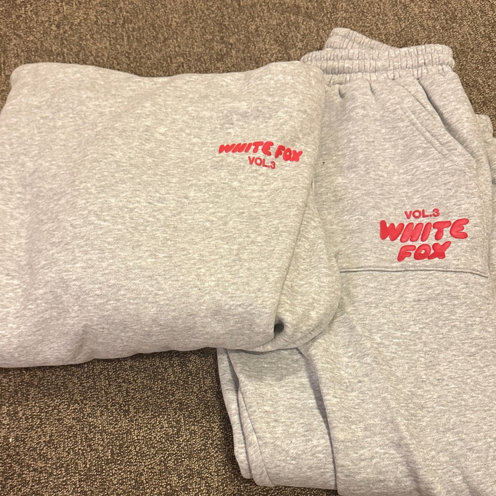 Worn once white fox set brand new condition